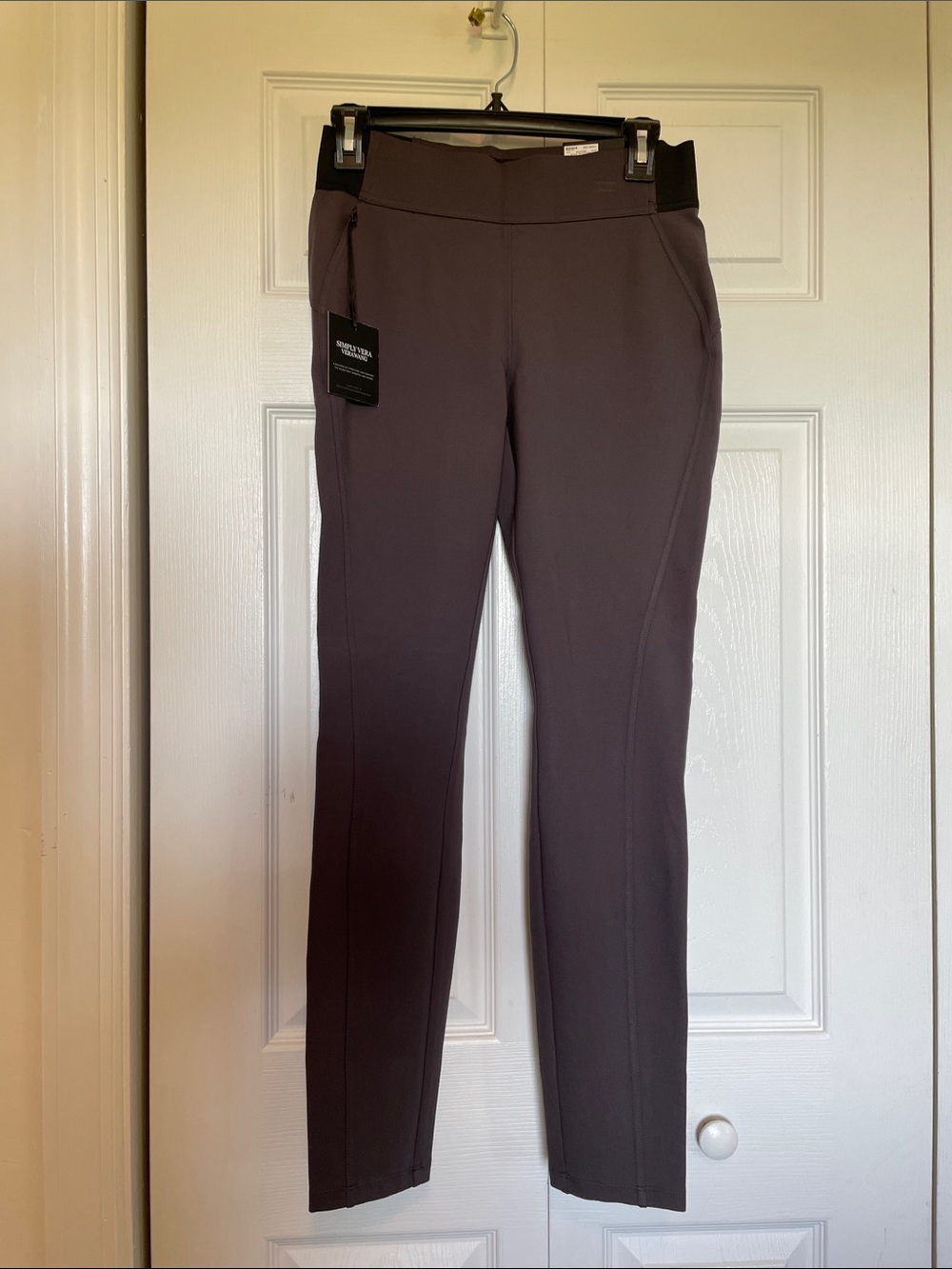 NWT S Simply Vera Vera Wang Flawless Scuba pant Skinny Mid rise Charcoal Gray